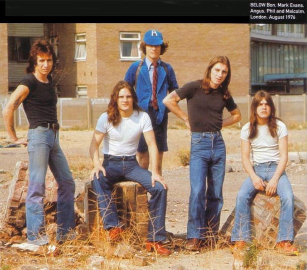 AC/DC,  1976 