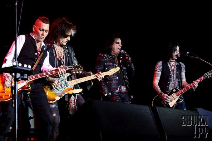   Hollywood Vampires   28  2018 .