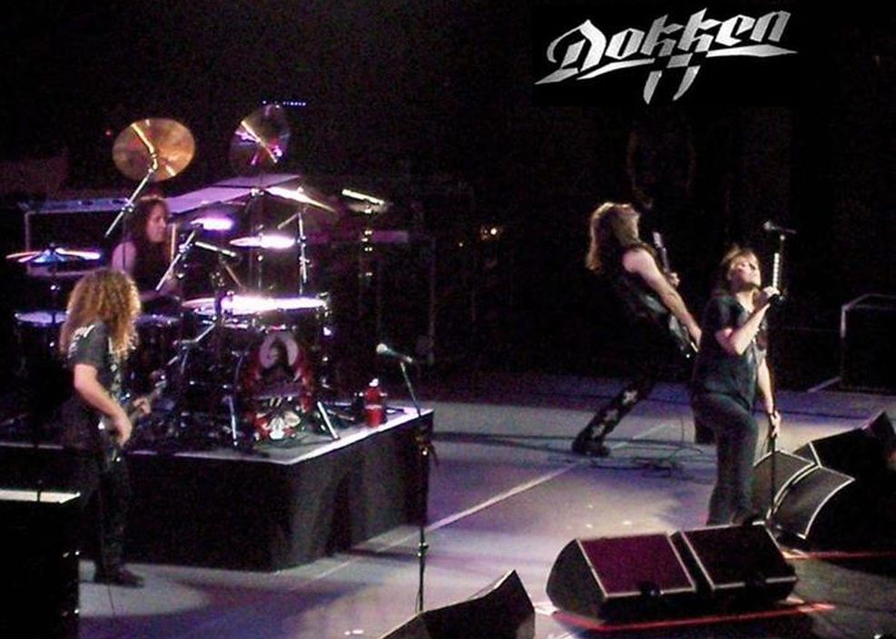  Dokken. -