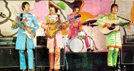 Sgt. Peppers Lonely Hearts Club Band, The Beatles, 1967 .