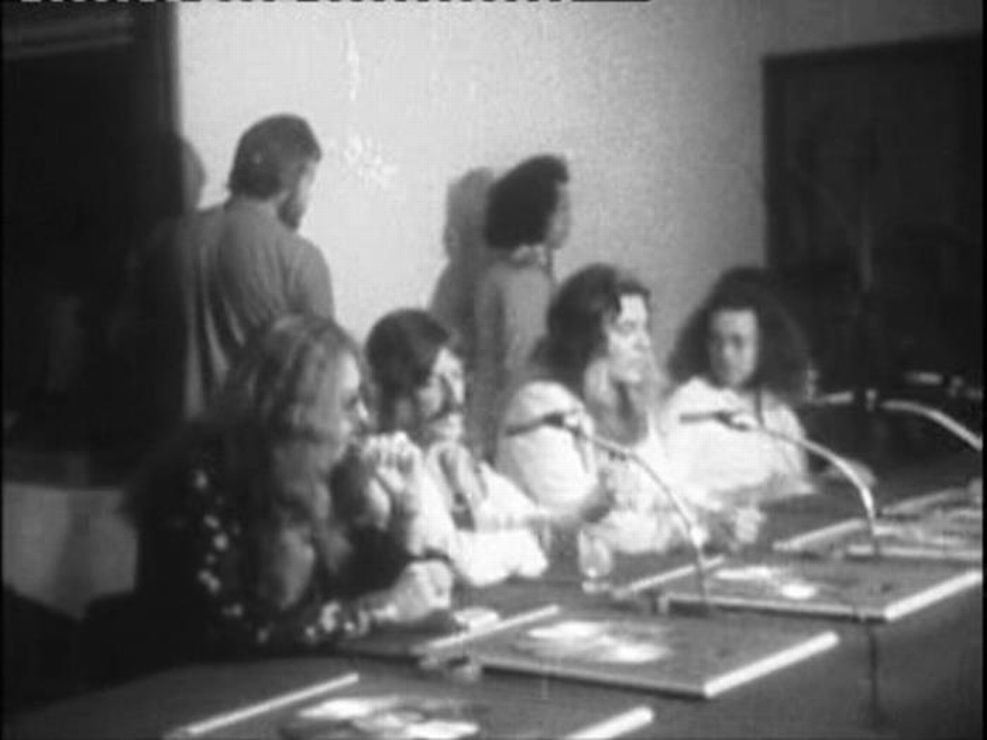 Deep Purple на пресс-конференции в Джакарте, Индонезия, 1975 год