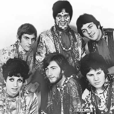 Episode Six Mk 3 in 1967 - clockwise from top left -
John Kerrison, Graham Carter, Ian Gillan, Tony Lander, Roger Glover, Sheila Carter